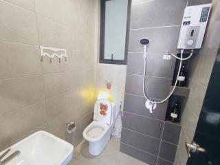 Infinity Pool, Georgetown, Up to 11 Pax, 2 Bedrooms, 2 Bathrooms, 2 Car Parks by Star Home - Jelutong - 3
