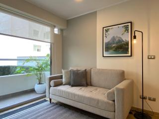 Perfect 1BR with Balcony in Luxurious Building - Lima - 4