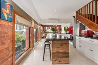 Iconic Warehouse Apartment~CBDEdge~2Bed/2Bath/1Car - Brisbane - 4