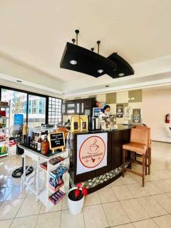 2BR Kelsey Haven With Balcony - 3