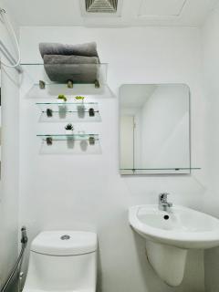 * *B2 Your Go-To Crib - Iloilo - 2