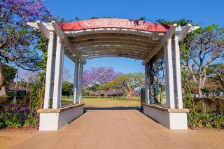 Quiet & Bright Art Deco Apartment by New Farm Park - 1