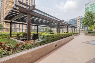 Condo at Venice Mall, near Airport, BGC & Makati - Manila - 3