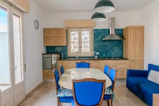 Seaside Bliss: Kaukana Sun & Moon Apartments with Parking - Villaggio Azzurro - 0