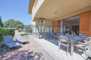 Villetta Marco Polo, 3 camere, clima, giardino e posto auto, a soli 50 m dal mare! by Alfareal - 0