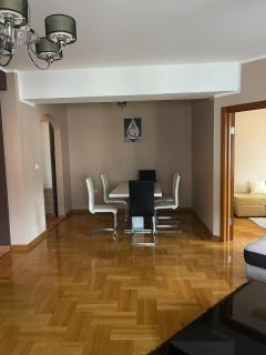 Spacious 3BR apartment - 3