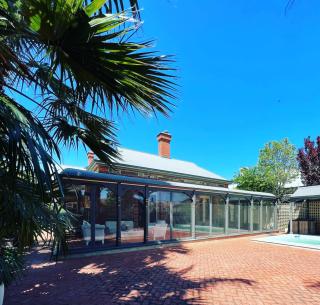 The Red Door: Expansive Home/Pool/4 BR w Ensuites - Glenelg - 0