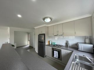 Yass Valley Stays - Convenient & Comfortable - 9