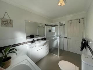 Yass Valley Stays - Convenient & Comfortable - 7