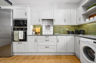 2-Bedroom Cottage - Long Stays Welcome - 4