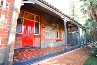 The Red Door: Expansive Home/Pool/4 BR w Ensuites - Glenelg - 5