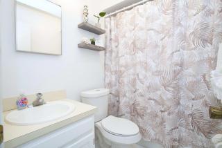 Condo, Near Beaches, private, end unit, relaxing, pool - Fort Myers - 1