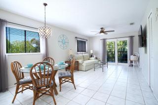Condo, Near Beaches, private, end unit, relaxing, pool - Fort Myers - 5