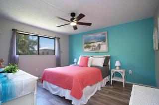 Condo, Near Beaches, private, end unit, relaxing, pool - Fort Myers - 7