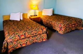 Holiday Host Motel & RV Park - Sonora - 4