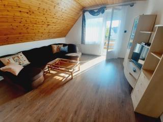 Estike nyaraló merevfalú kerti medencével - 6