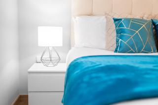 Modern 2 Bedroom Apartment - Off-street Parking - Top Rated - 1aS - - 9