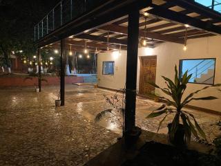 Alibag Luxury Farmhouse 3 Bedrooms Villa with Swimming Pool - Alībāg - 4