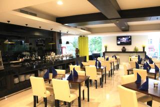 Bonnet Hotel Surabaya - Surabaya - 1