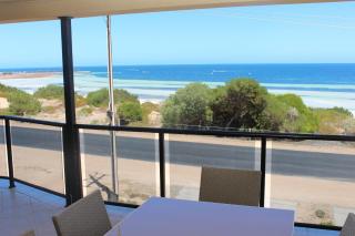 The Lighthouse - Beachfront Accommodation - Port Hughes - 1