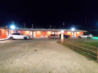 Holiday Host Motel & RV Park - Sonora - 0
