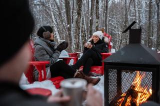 Bee Private Hot Tub Sauna Ski, Snowshoes - 1