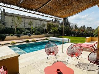 Le petit Mazet du Domaine avec sa piscine - 9