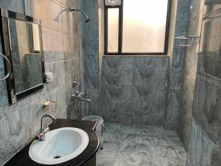 Leisure Palace Hotel - Rishikesh - 9