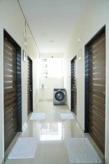 A/C room with Queen Bed Gachibowli - 2