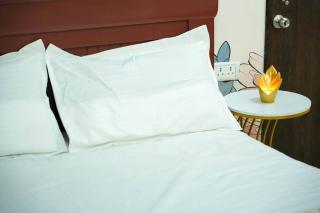 AC Queen Room Near Wipro Circle Gachibowli - Haiderabad - 3