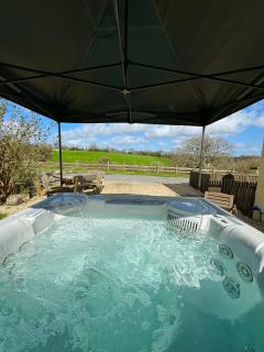 Meadowsweet Cottage Jacuzzi Edition - 5
