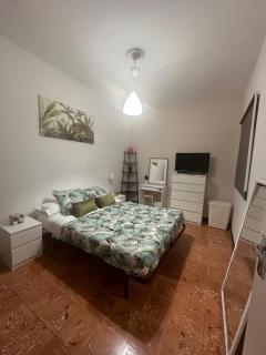 Apartamento casa babi, habitacion matrimonial en casa compartida - Las Lagunas - 0