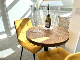 Seascape - Stylish Modern apartment - Barton on Sea - 4