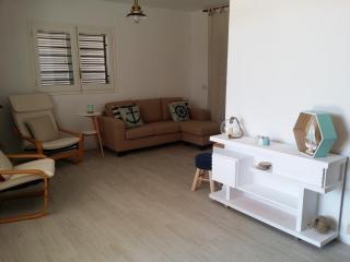 Casa Josep, Urbanizacion Calafat, zona residencial, frente al mar, a 5 mn de la playa, wifi y aire acondicionado - Calafat - 6