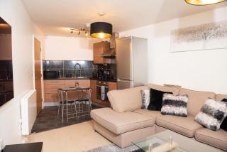 Luxury Two bedroom Flat opposite COOP Live n Etihad Stadium with Free secure Parking, Netflix and Sky TV - Manchester - 5
