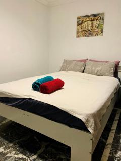 Long Term Stay FiFO Queen Size Bedroom Near Sawn River City Fremantle University - 1