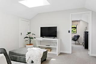 Lake Taupō Hideaway Apartment - Taupo - 8