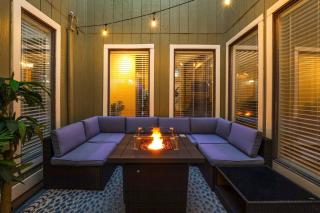 Luxurious Oasis W Serene Pool, Games & Fire Pit - San Antonio - 9