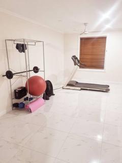 9 Room Family & Pet Friendly Home - Caloundra - 3