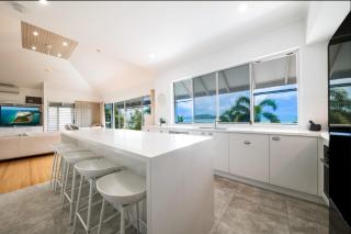 Seascape on Shutehaven - Whitsunday Views Holiday Home - Shute Harbour - 6