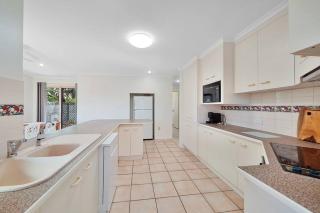 Shoreline House - Bargara - 4