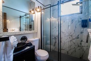Villa Azure Ocean Park's Seaside Luxe Retreat - San Juan - 4