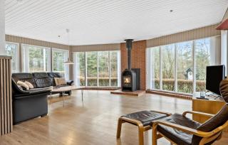 3 Bedroom Pet Friendly Home In Højslev - 9