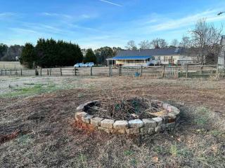 Sovereign Cottage - Farm Land/Hot Tub/Outdoor Area - Fuquay-Varina - 7