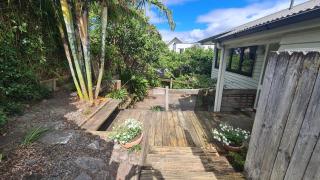 2 Bedroom home, City and Sea Views - Auckland - 1