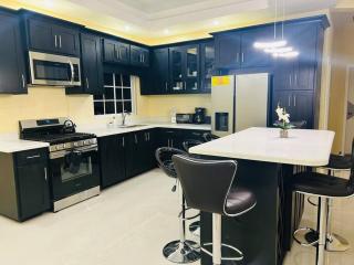 The Rest Stop- Upstairs/24hr Security/5 Miles MBJ - Montego Bay - 1