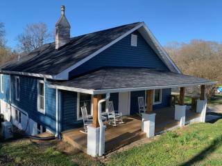 Newly Renovated Lincolnton Downtown Rail Trail Apartment - Walk to Main St - Lincolnton - 6