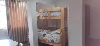 ALQUILER DE DEPARTAMENTO TIPO ESTUDIO EN HUARAZ. Ofrece una capacidad máxima de 6 personas, cuenta con comedor, sala y cocina. Además baño completo con ducha y columna de hidromasaje, agua caliente dispuesta por terma solar las 24 horas del día. - Huaraz - 3