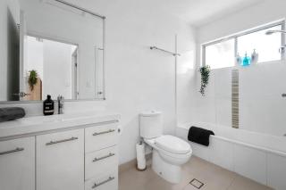 Terrific Townhouse! 2Bed/2Bath/Courtyard/1Car - 6