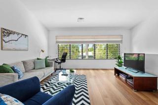 Terrific Townhouse! 2Bed/2Bath/Courtyard/1Car - 4